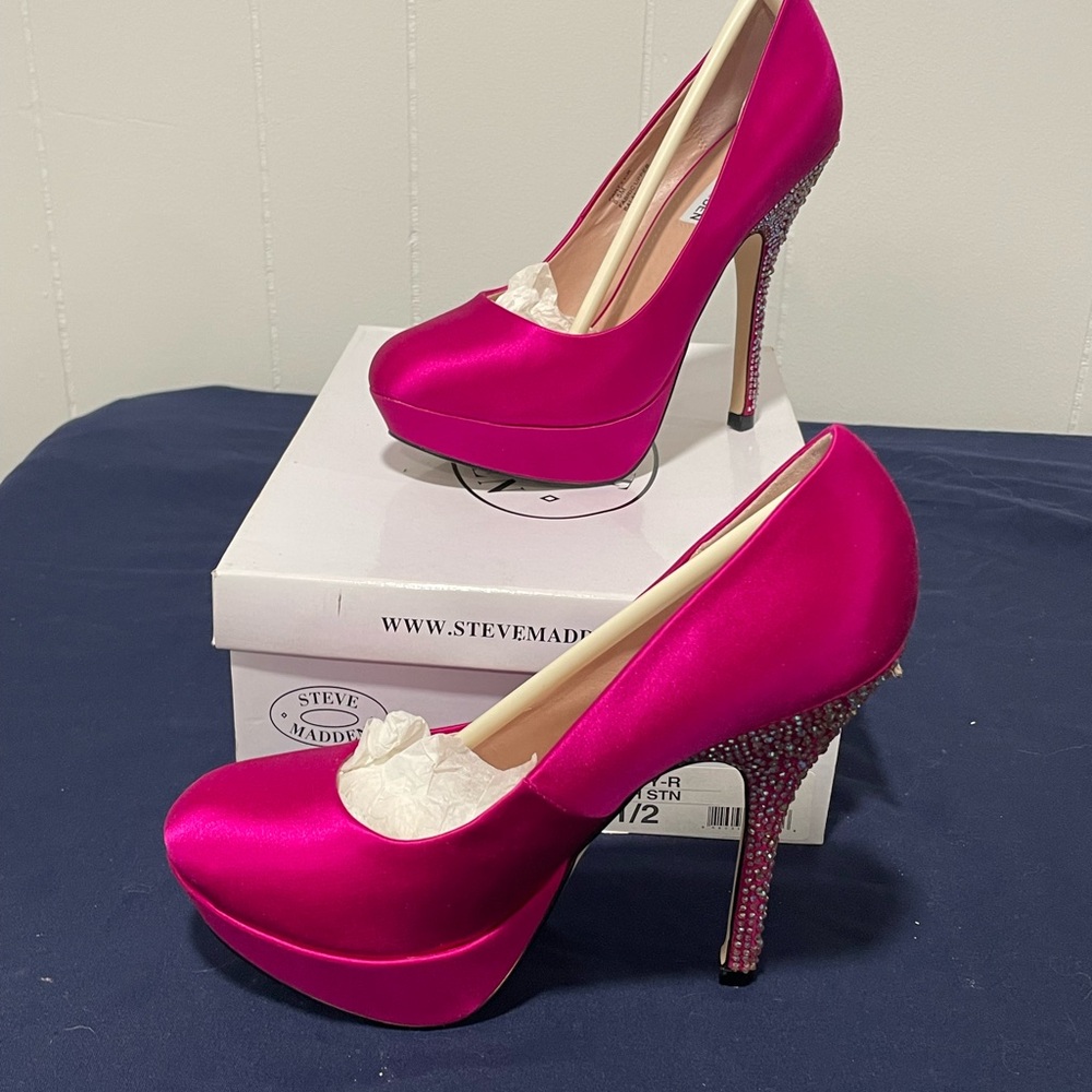 Steve Madden Pink Satin Heels
